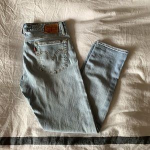 Levi’s Boyfriend Fit Skinny